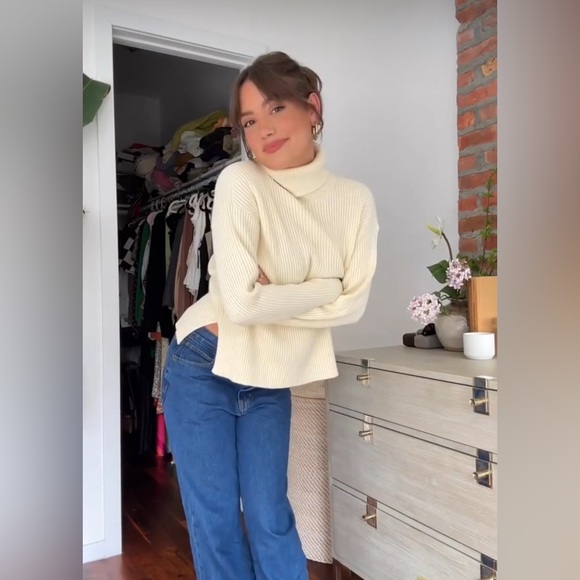 Backyard Roses Hannah Sweater Size Small NWT - Picture 10 of 10